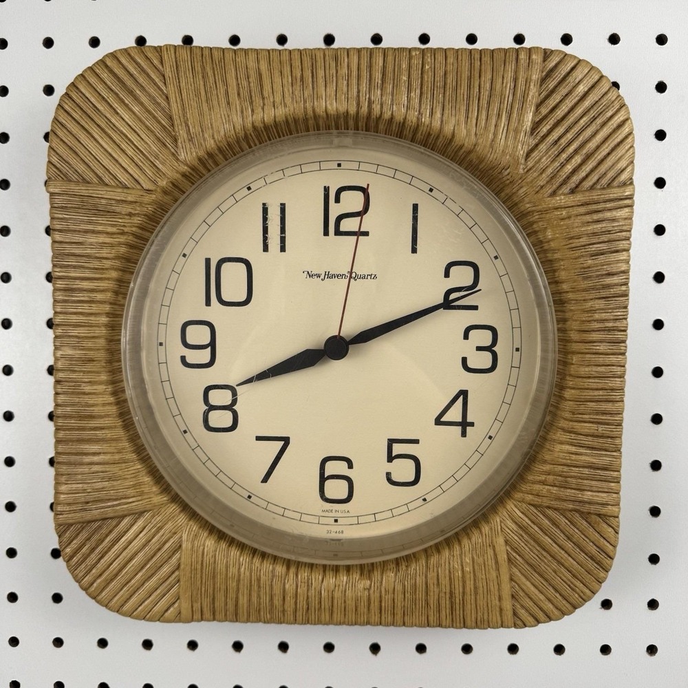 Vtg 1980 New Haven Quartz Wall‎ Clock Faux Wood Frame Boho Farmhouse